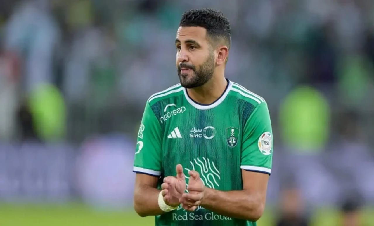 Arabie Saoudite Match Moyen De Mahrez Dans Le Nul Dal Ahli Contre Al