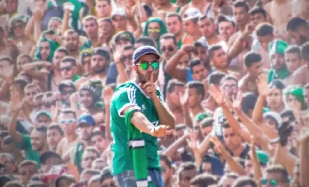 
		Commentaires sur Saudi Pro League : Al Ahli s’offre le célèbre supporter du Raja Casablanca Zakaria Belkadi (Squadra) par JamesWrall		
