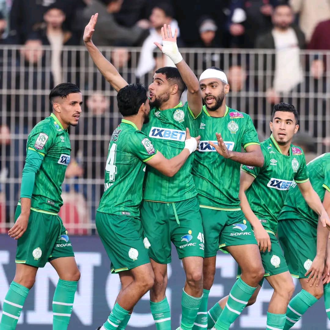 Sanctions pour les supporters du Raja Casablanca lors du match contre Tétouan : interdiction de stade pour 4 matchs thumbnail