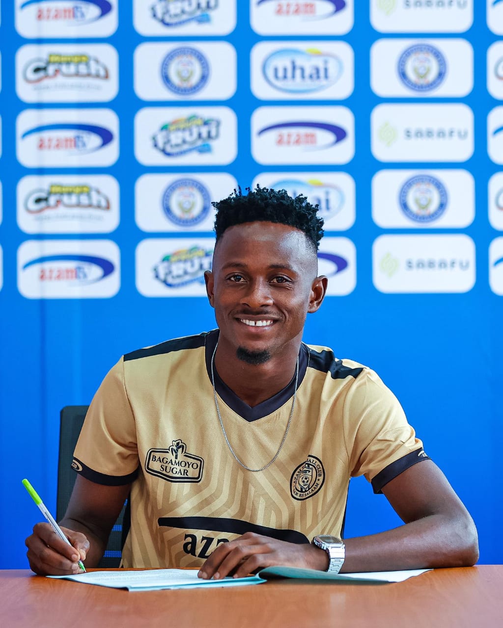 Tanzanie - Azam FC : Lusajo Mwaikenda prolonge son contrat de deux ...