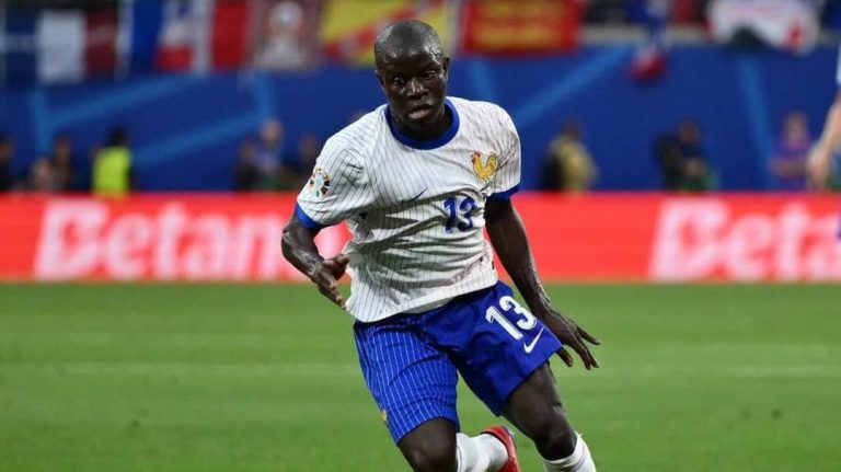 N’Golo Kanté Aston Villa Manchester United