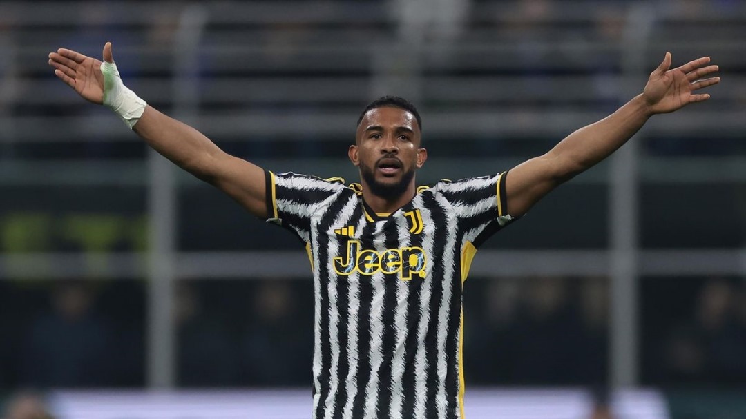 Mercato Juventus Turin Gleison Bremer Sur Les Tablettes De