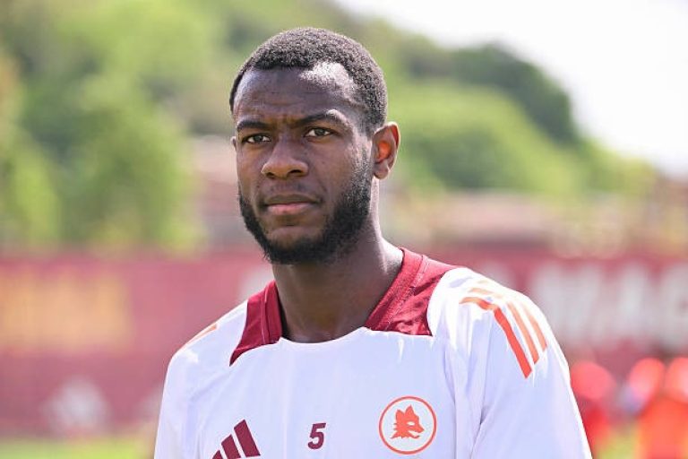 PSG Evan Ndicka