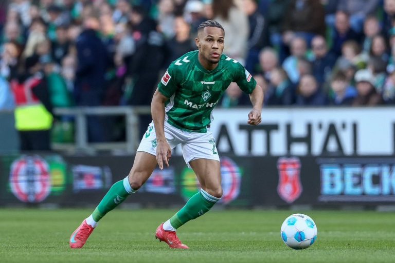 Félix Agu les Super Eagles