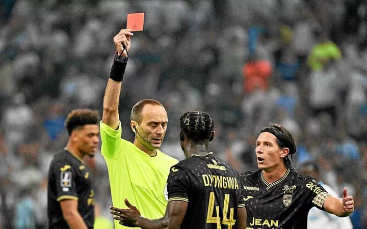 FC Lorient : Expulsé face à l’OM, Darlin Yongwa connaît sa sanction