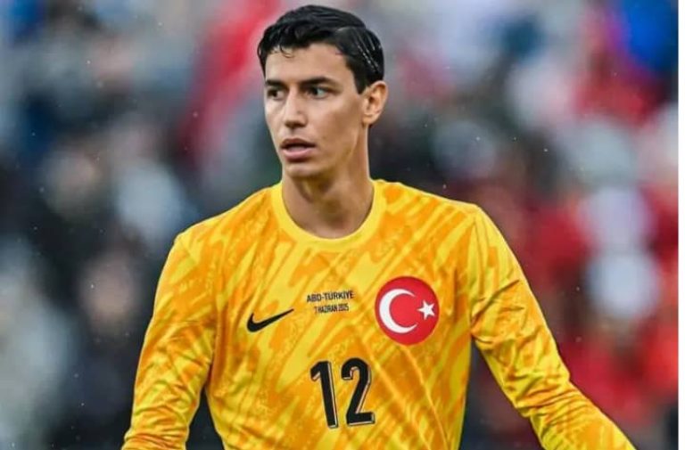 Berke Özer la Fédération turque de football