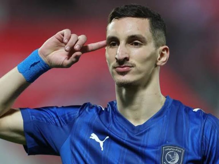 Adil Boulbina Al-Duhail Shabab Al Ahli