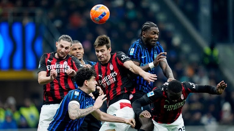 Serie A (J12) : L’AC Milan frappe un grand coup et remporte le derby face à l’Inter (0-1)