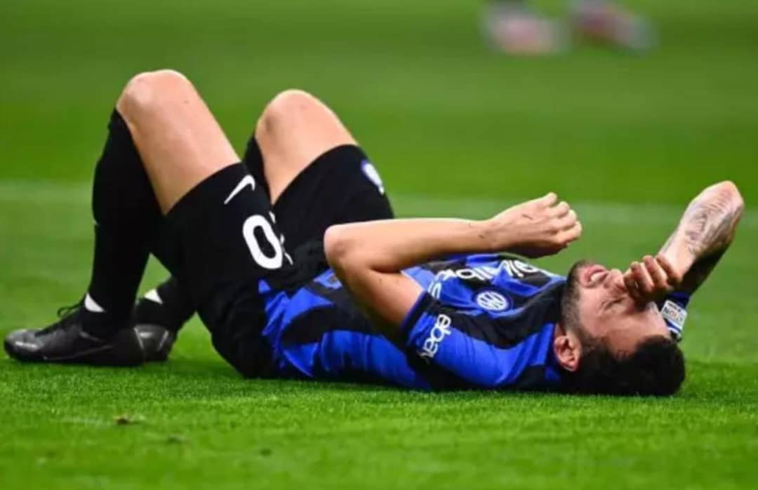 Ligue des Champions UEFA : l’Inter perd Hakan Çalhanoğlu sur une blessure contre Liverpool