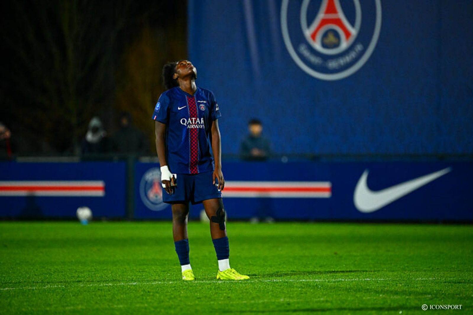 Le PSG féminin fait signer un premier contrat professionnel à Tanté Diakité