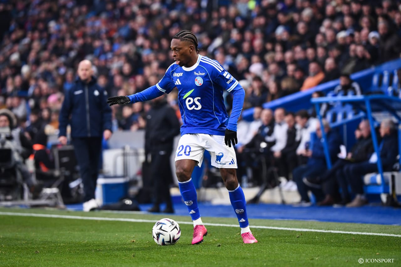 France – Ligue 1 (J18) – RC Strasbourg : Guela Doué et Martial Godo brillent face au FC Metz