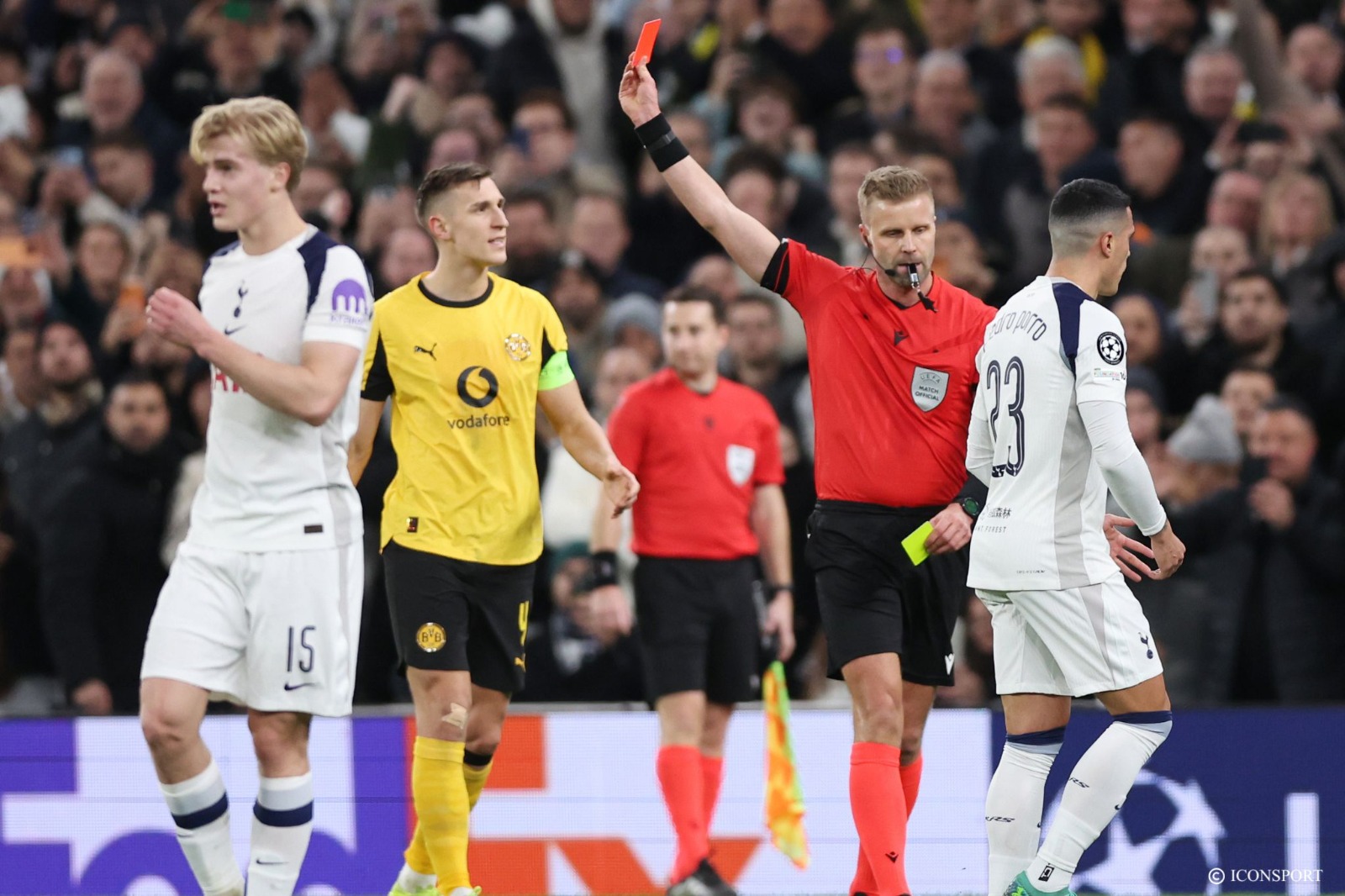 Ligue des Champions (J7) – Boroussia Dortmund : Svensson voit rouge face à Tottenham