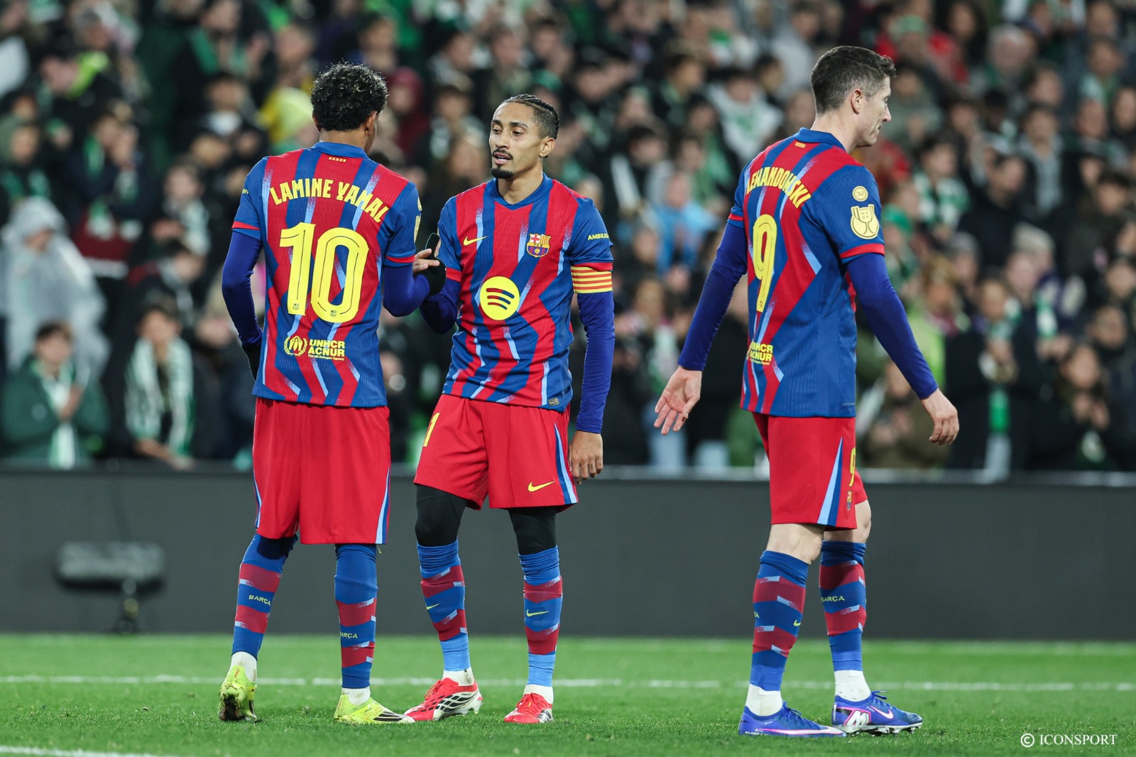 Ligue des Champions (J7) : sur quelle chaîne tv suivre en direct le match Slavia Prague – Barcelone ?