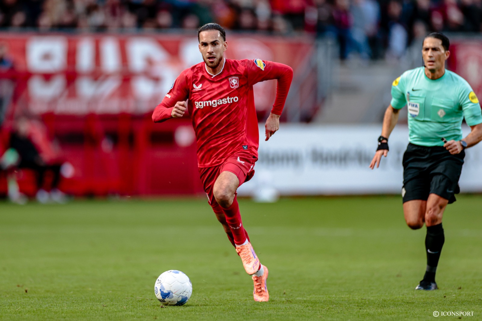 FC Twente : Le carton rouge de Ramiz Zerrouki annulé