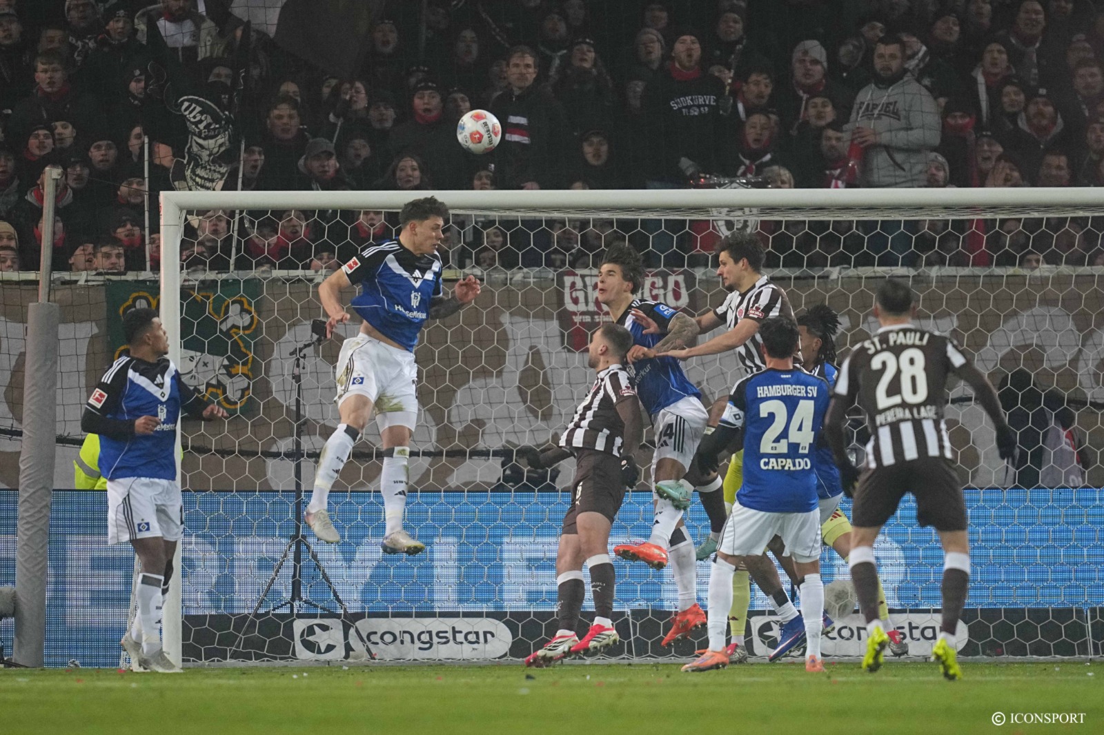 Bundesliga (J19) : le FC St. Pauli et Hambourg se neutralisent