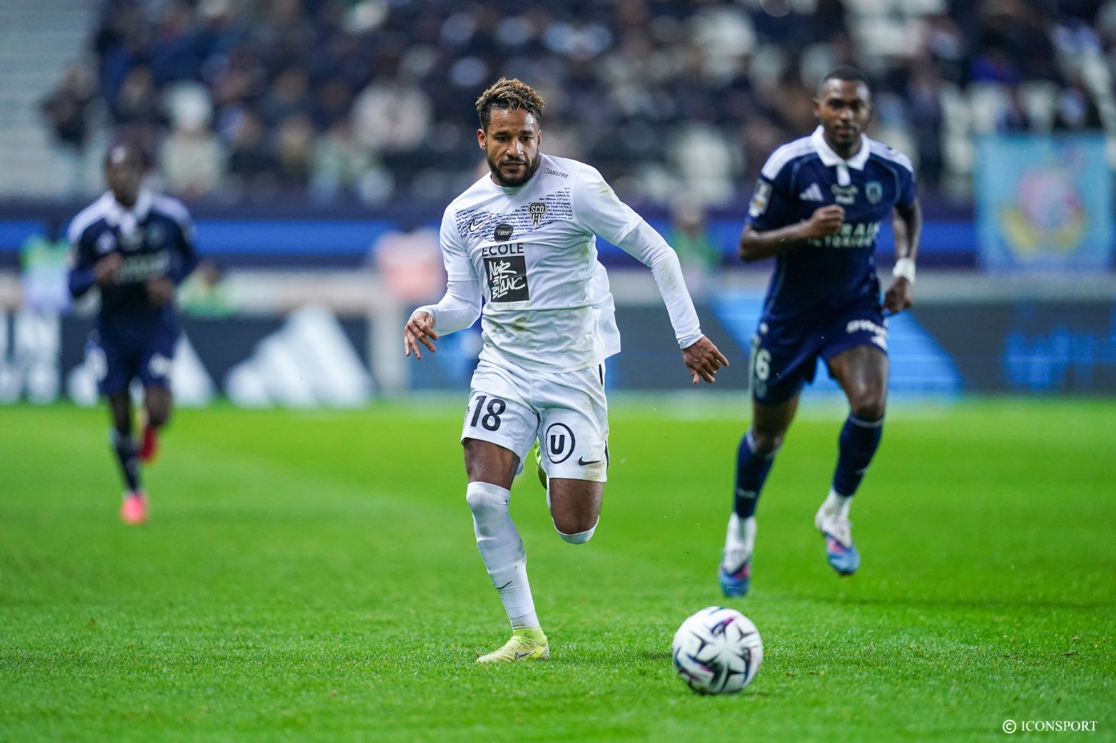 Ligue 1 : Angers envoie Jim Allevinah en Turquie