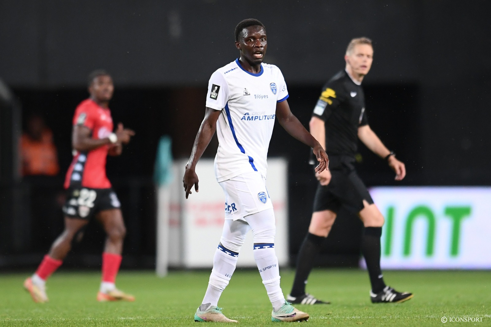 Ligue 2 BKT : l’AS Saint-Etienne accueille sa première recrue hivernale