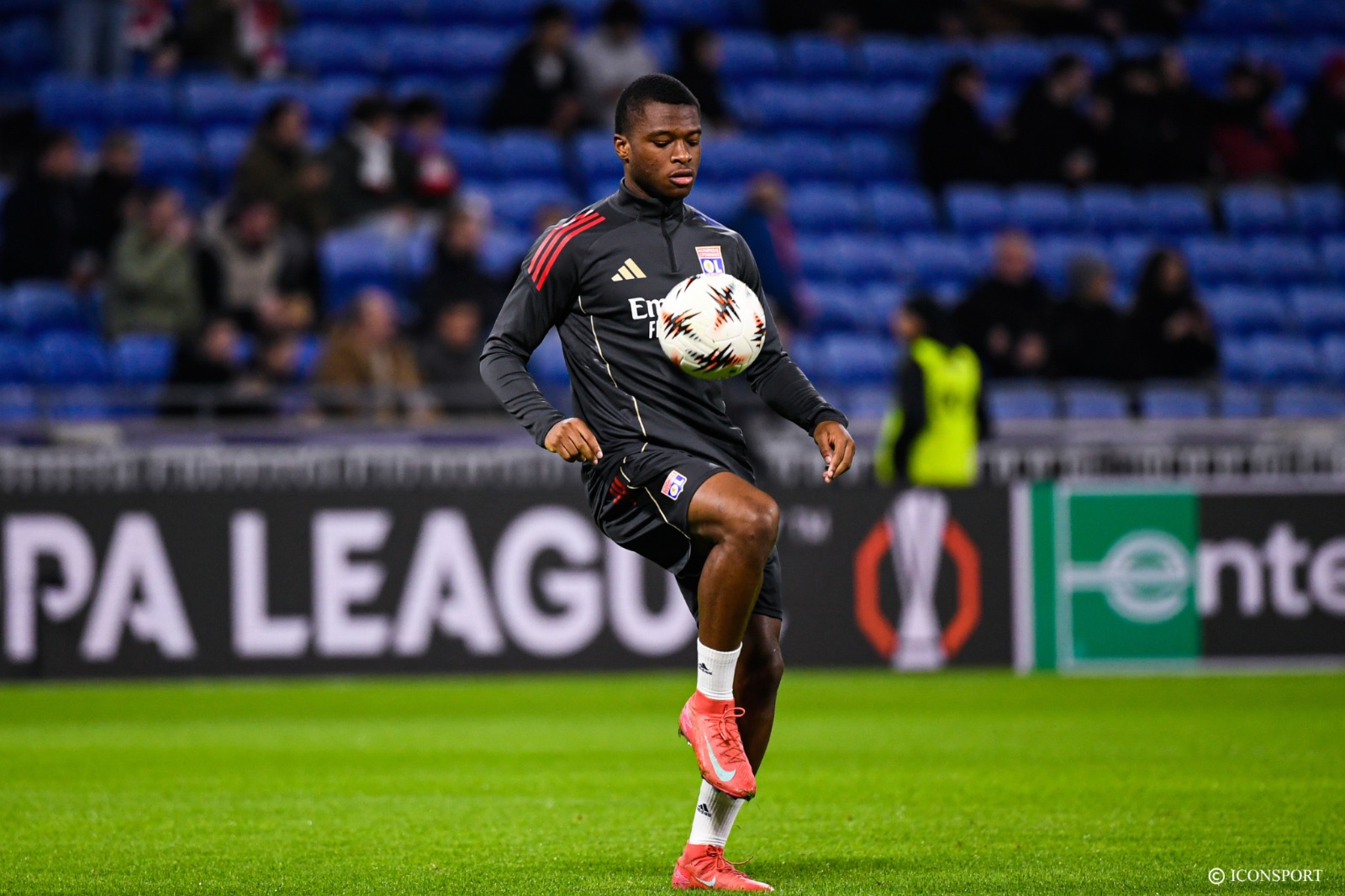 Transfert : l’Olympique Lyonnais prête Enzo Molebe à Montpellier