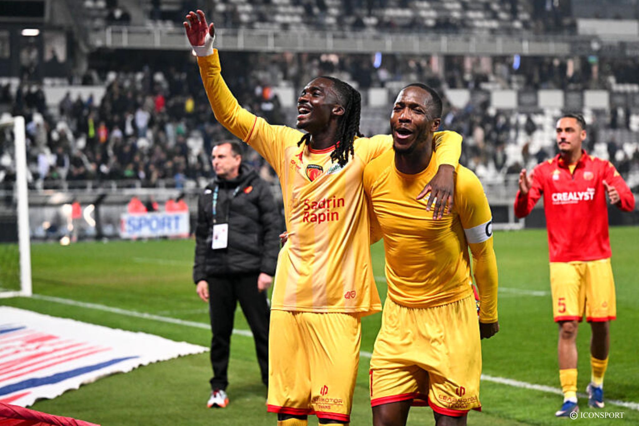 Ligue 2 (J28) – Le Mans nouveau dauphin, le Red Star bat Clermont et reste au contact du podium