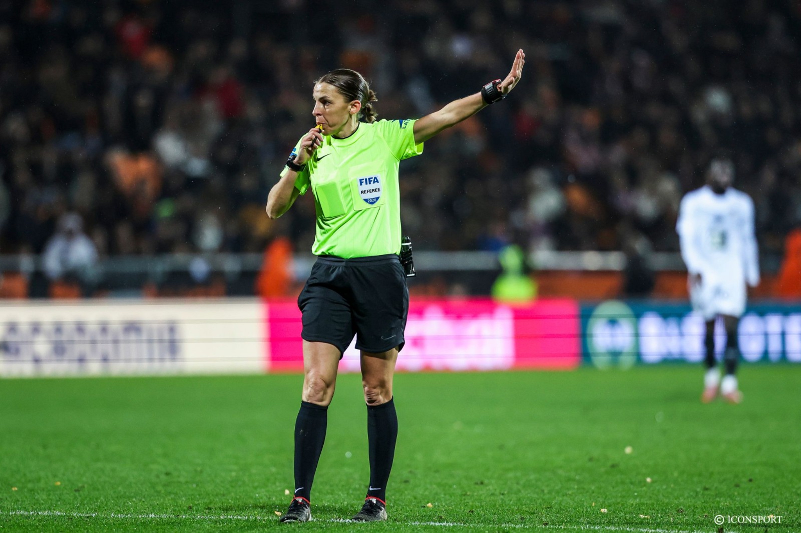 Ligue 1 (J27) : la LFP nomme les arbitres de Lens-Angers, Nice-PSG, OL-Monaco et OM-Lille