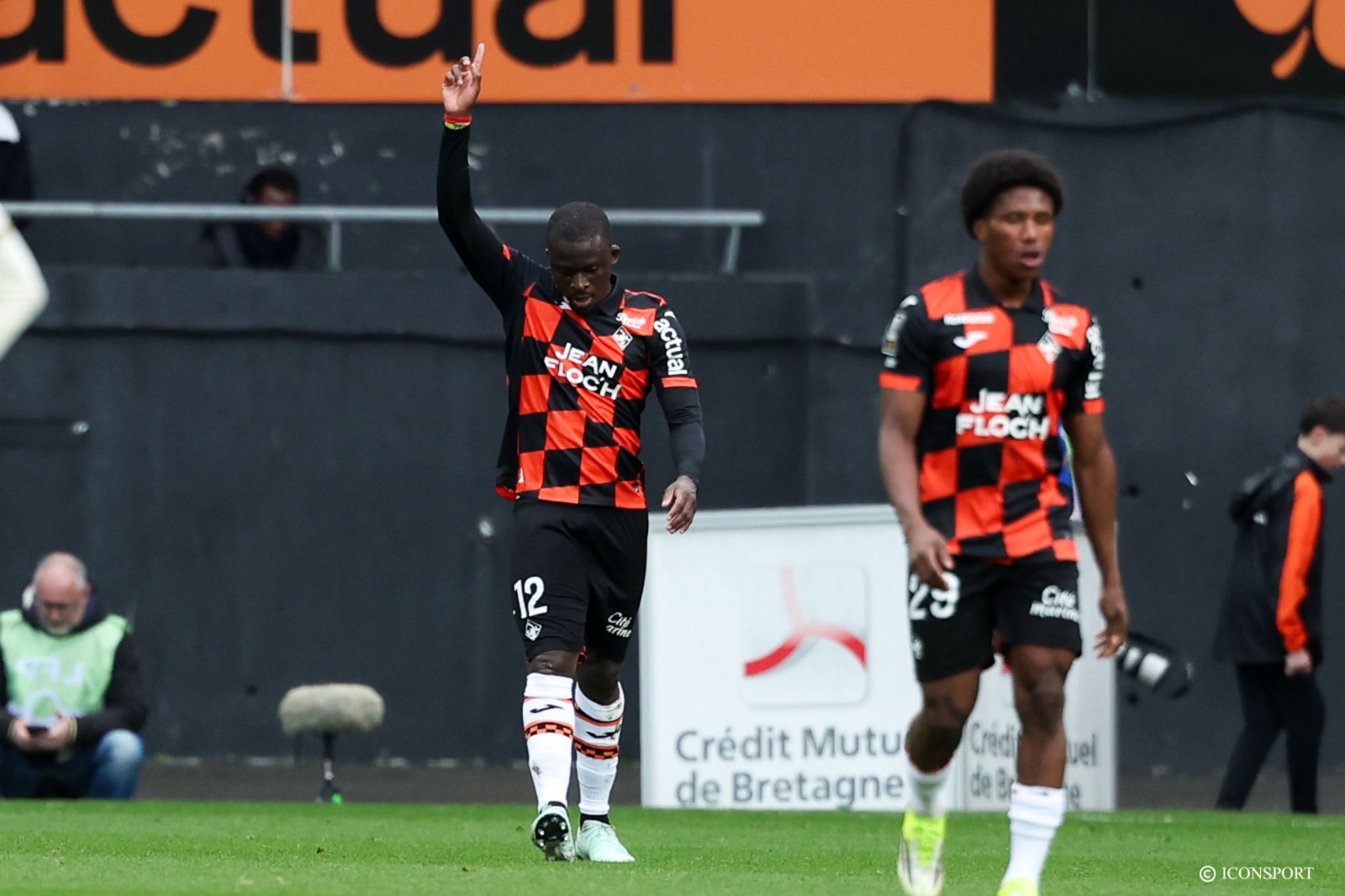 Ligue 1 (J26) – Lorient vs Lens : 7e but de Bamba Dieng cette saison
