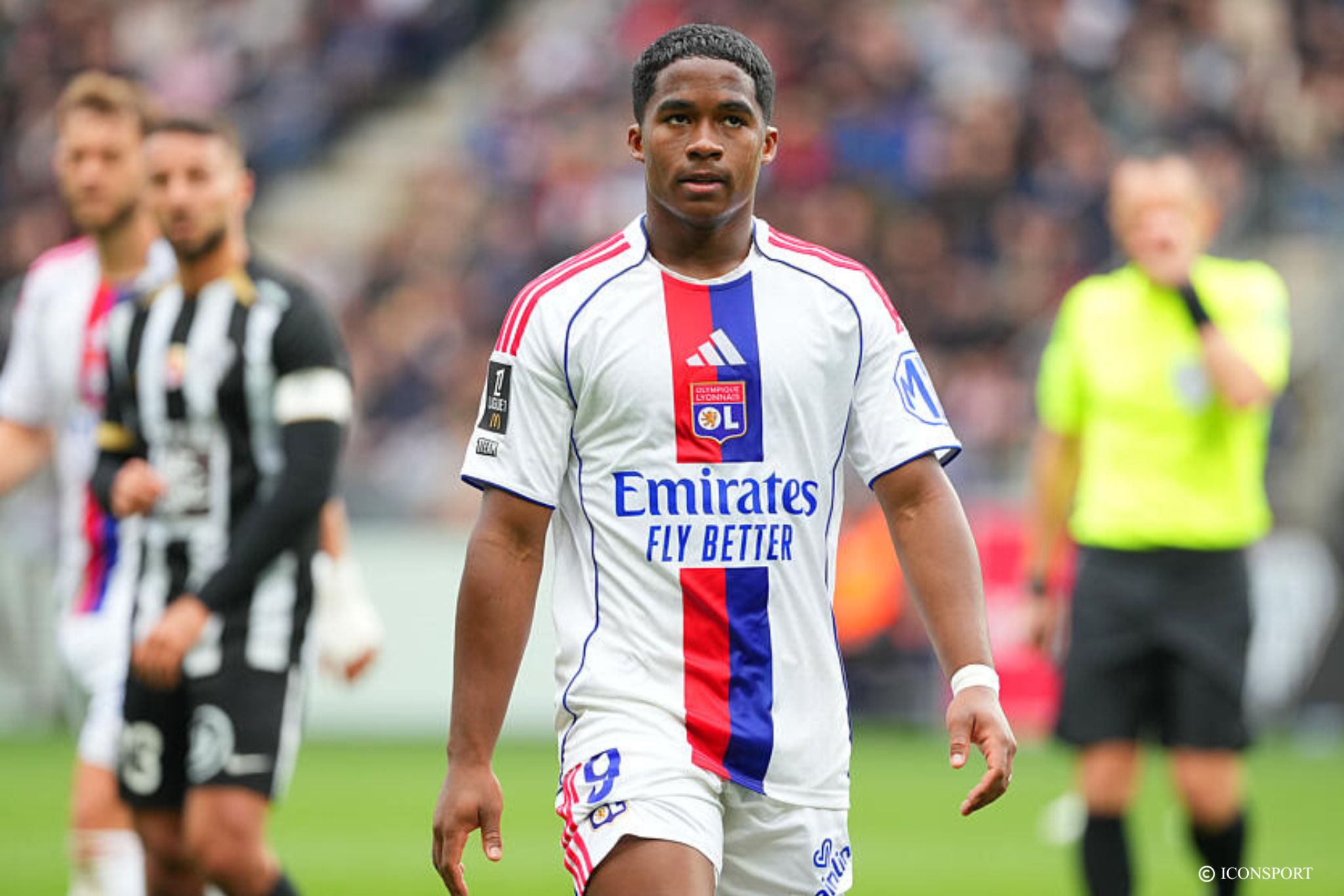 OL : Endrick relégué sur le banc par Fonseca face à Lorient