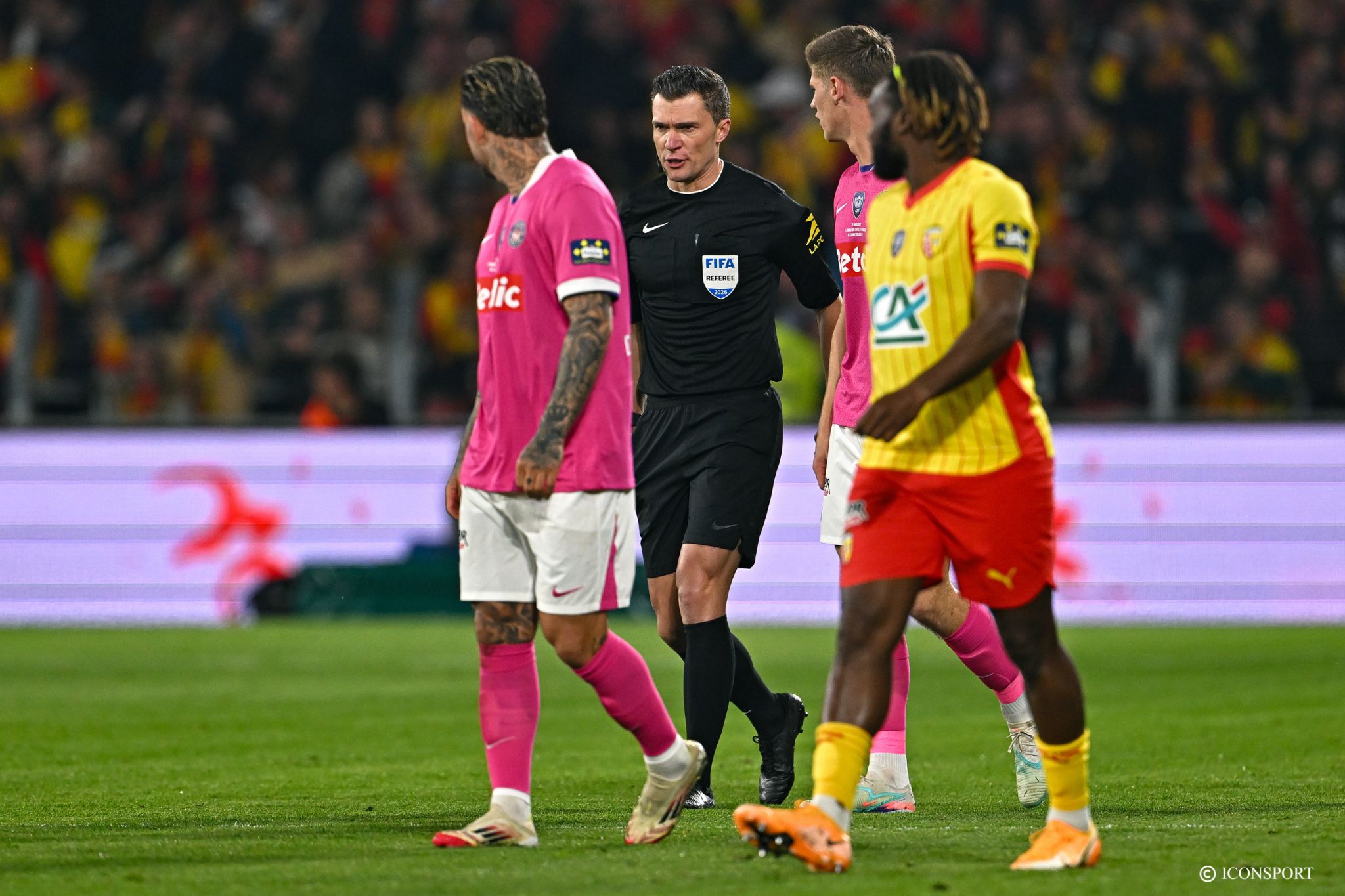 Ligue 1 (J31) OM-Nice : Willy Delajod, beaucoup de penalties et peu de cartons