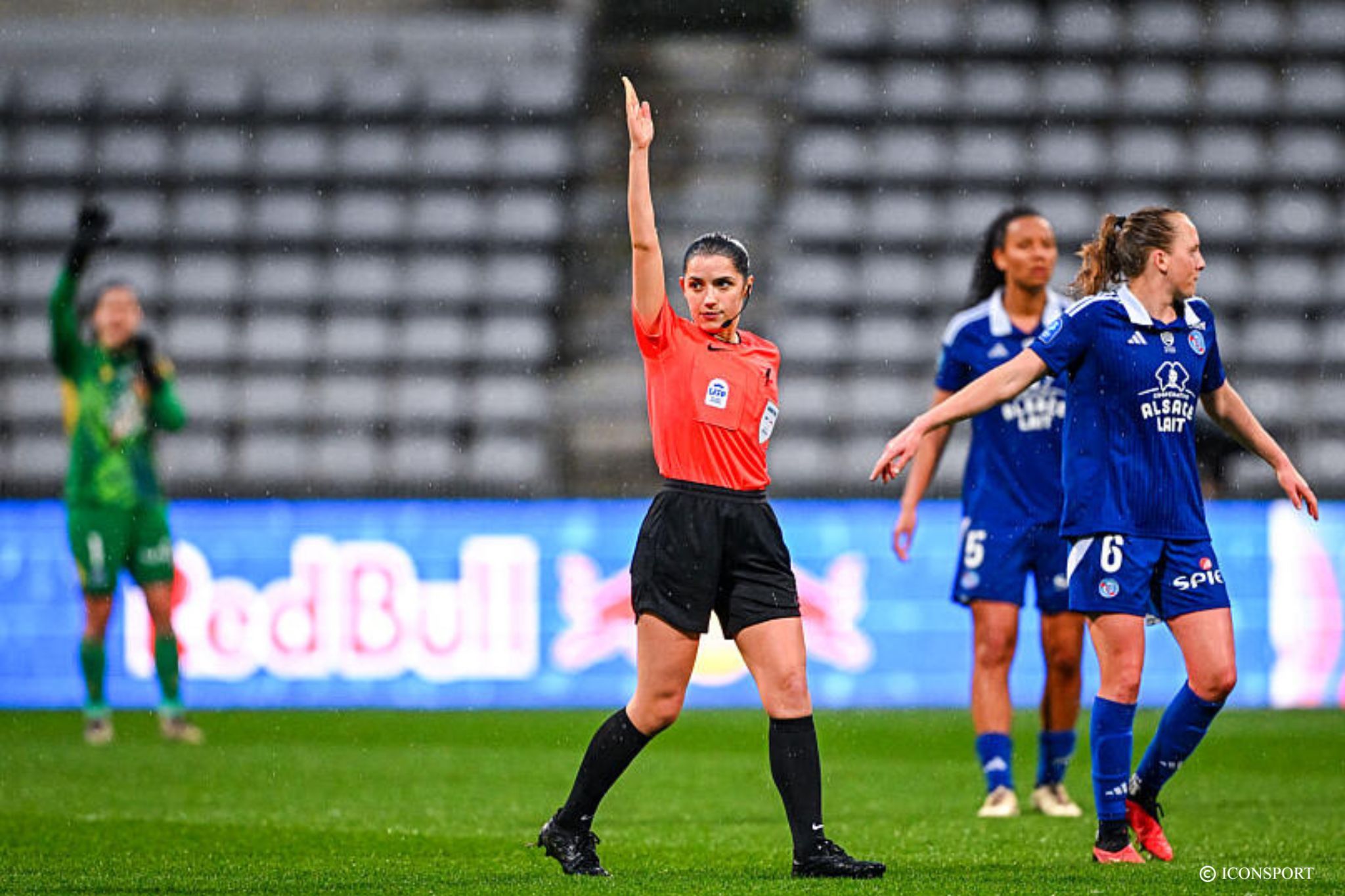 Coupe de France féminine : L’arbitre Elisa Daupeux désignée pour la finale PSG – OL Lyonnes :